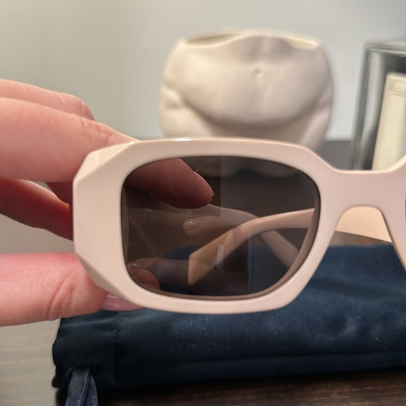 Runway 49mm Rectangular Sunglasses - Picture 3 of 14